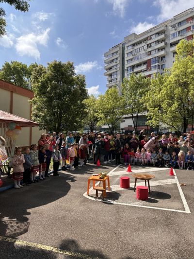На 26.04.2024г. празника по случай Именния ден на детската градина продължи съвместно с родителите и децата от всички групи на ДГ22”Великденче”. Благодарим за споделената емоция,светли празници! - ДГ 22 Великденче - София, Люлин 2